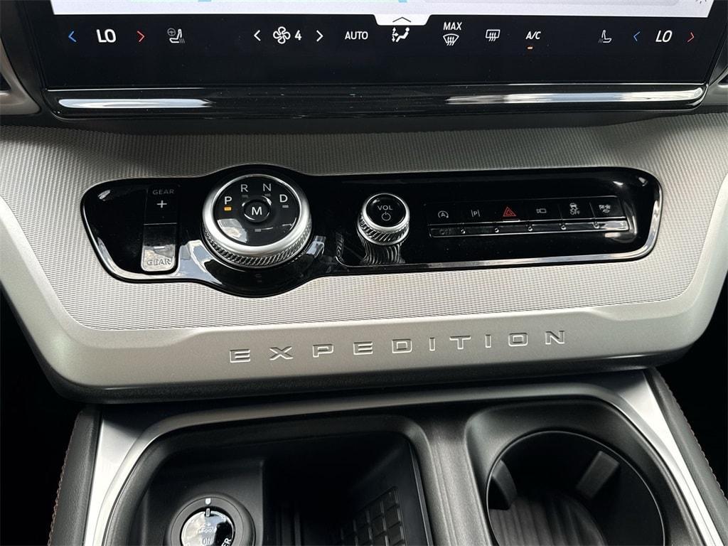 new 2025 Ford Expedition Max car, priced at $71,705