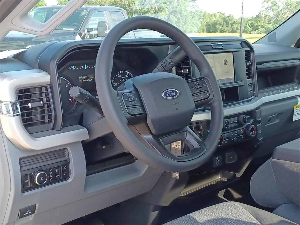 new 2025 Ford F-350 car, priced at $52,638