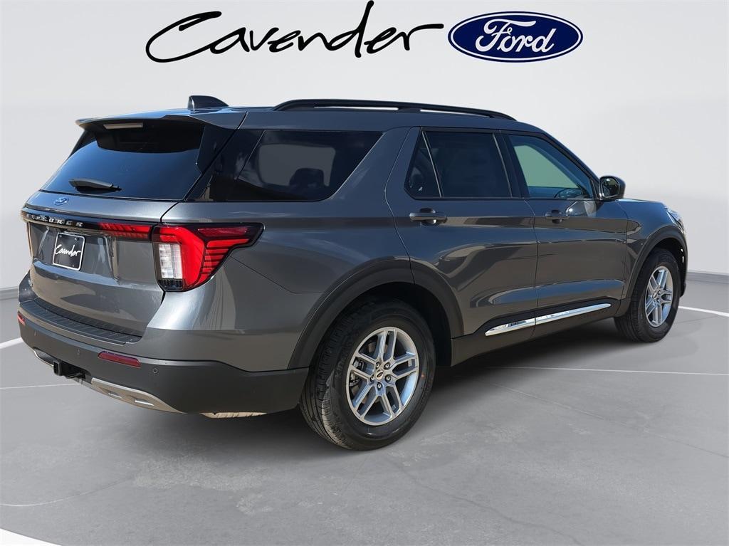 new 2025 Ford Explorer car, priced at $40,596