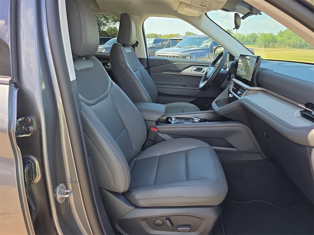 new 2025 Ford Explorer car, priced at $42,549