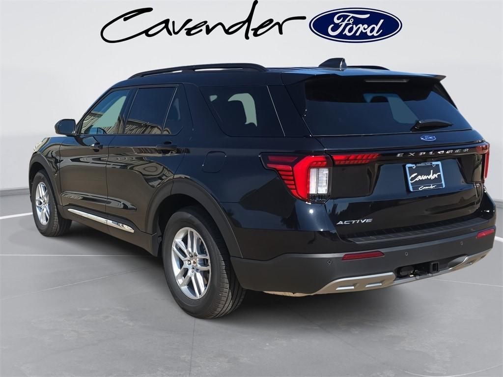 new 2025 Ford Explorer car, priced at $40,968