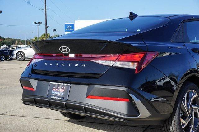 new 2025 Hyundai Elantra car, priced at $24,660