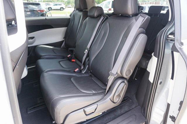 used 2024 Kia Carnival car, priced at $39,889