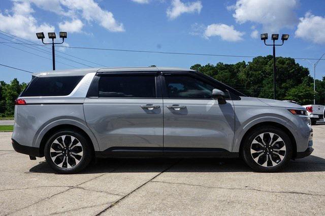 used 2024 Kia Carnival car, priced at $39,889