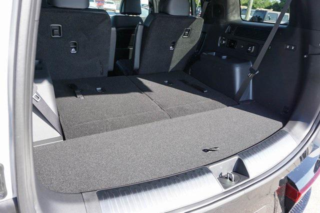 new 2025 Hyundai SANTA FE HEV car, priced at $52,319