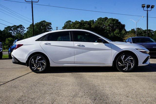 new 2025 Hyundai Elantra car, priced at $25,620