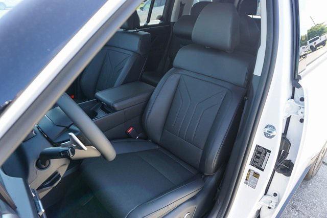 new 2025 Hyundai Santa Fe car, priced at $37,575