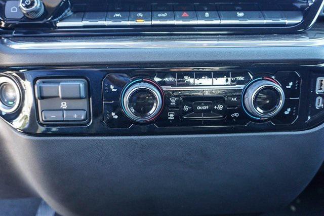 used 2025 Chevrolet Silverado 1500 car, priced at $39,989