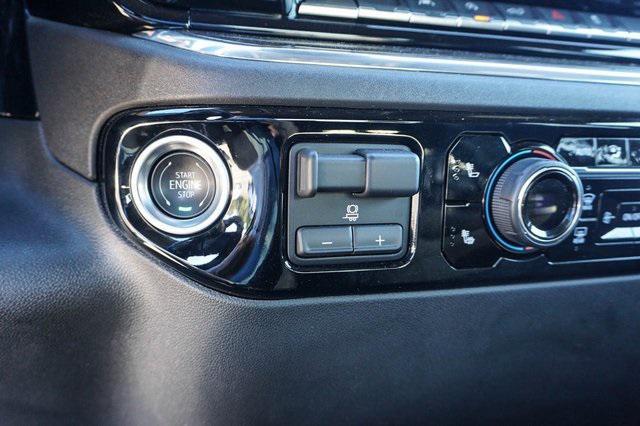 used 2025 Chevrolet Silverado 1500 car, priced at $39,989