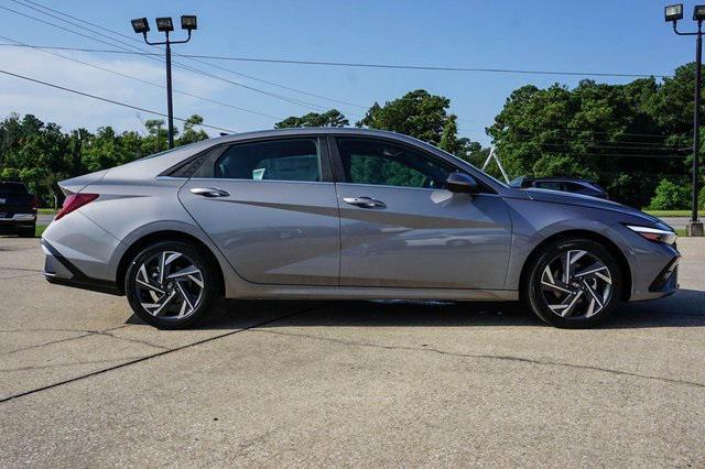 new 2024 Hyundai Elantra car, priced at $25,985