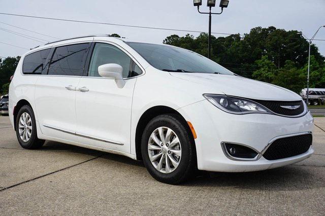 used 2018 Chrysler Pacifica car, priced at $15,989