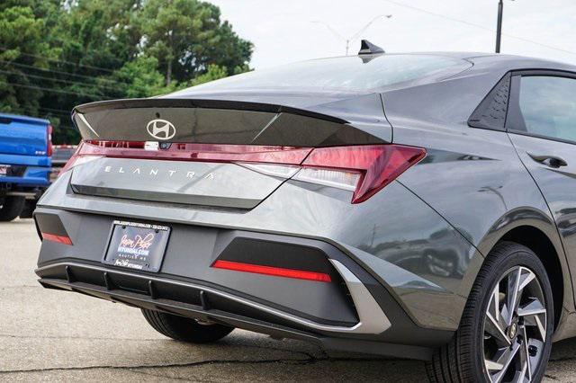 new 2025 Hyundai Elantra car, priced at $25,115