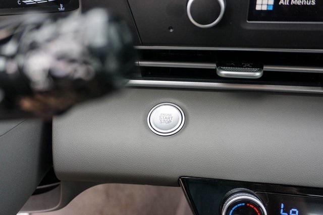 new 2025 Hyundai Elantra car, priced at $25,115