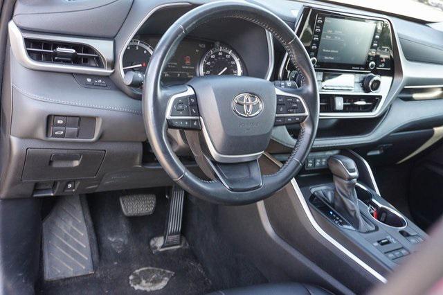 used 2022 Toyota Highlander car, priced at $33,989