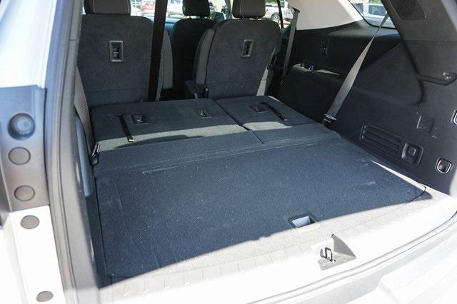 used 2021 Chevrolet Traverse car, priced at $28,279