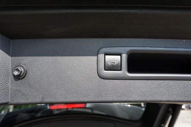 used 2023 Toyota Highlander Hybrid car, priced at $34,569