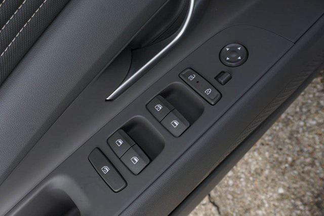 new 2025 Hyundai Elantra car, priced at $25,660