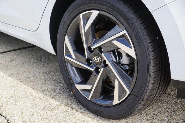 new 2025 Hyundai Elantra car, priced at $25,660