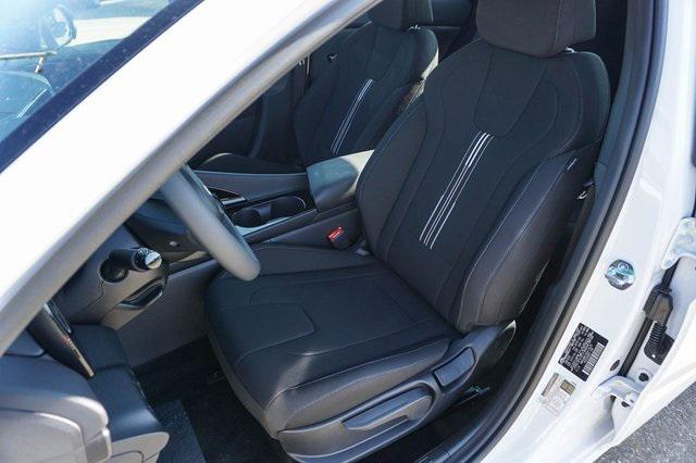 new 2025 Hyundai ELANTRA HEV car, priced at $27,590