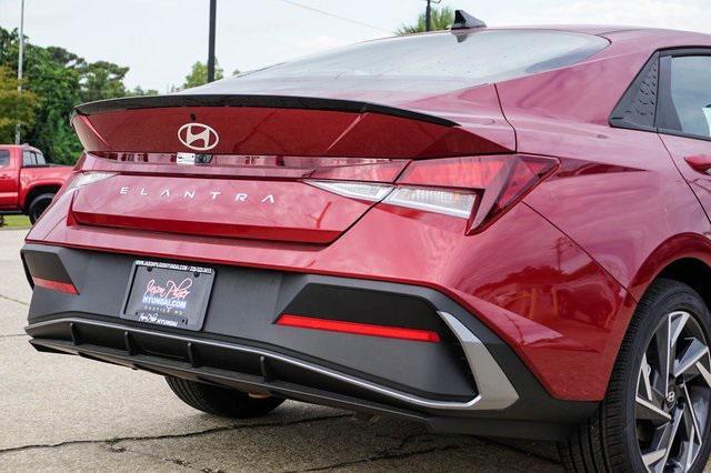 new 2025 Hyundai Elantra car, priced at $25,660