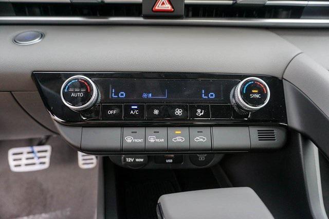 new 2025 Hyundai Elantra car, priced at $25,660