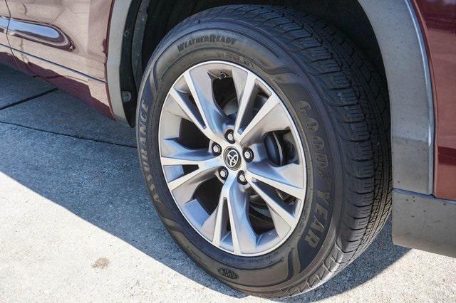 used 2016 Toyota Highlander car, priced at $17,589