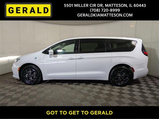 used 2022 Chrysler Pacifica Hybrid car, priced at $22,599