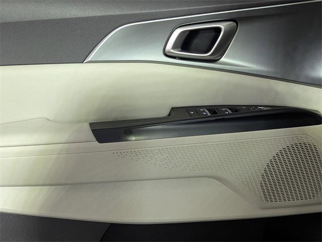 used 2022 Kia Carnival car, priced at $28,186