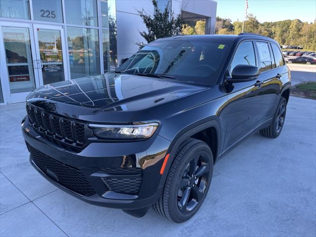 new 2025 Jeep Grand Cherokee car, priced at $45,358