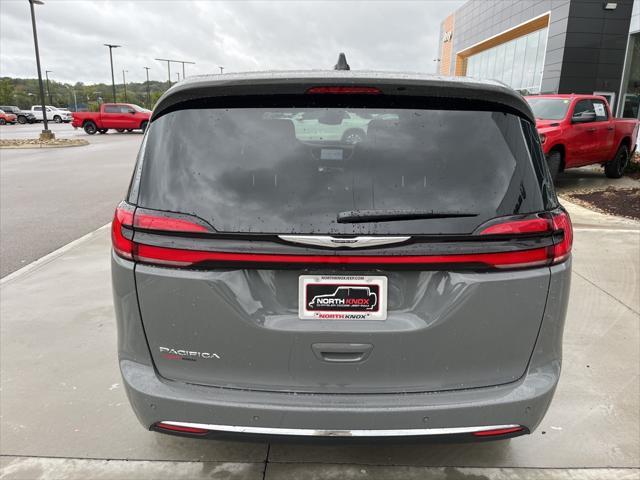 new 2025 Chrysler Pacifica car, priced at $41,617