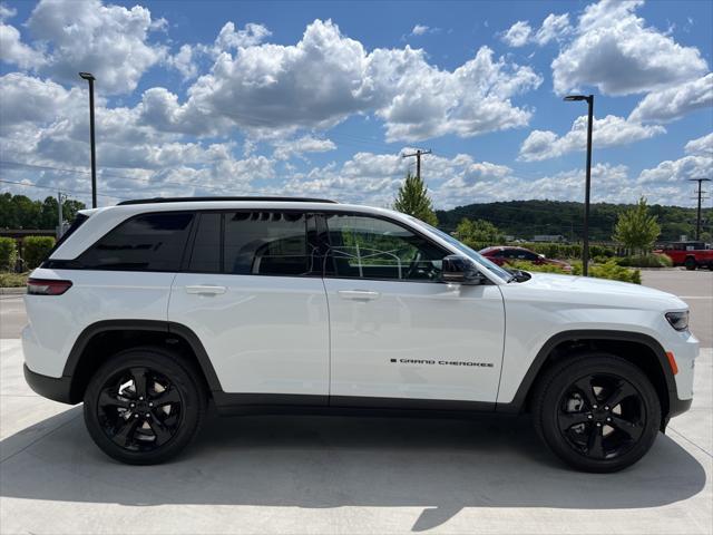 new 2024 Jeep Grand Cherokee car, priced at $44,492