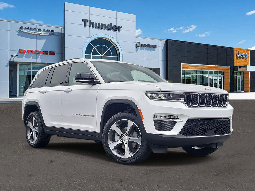 new 2025 Jeep Grand Cherokee car, priced at $39,379
