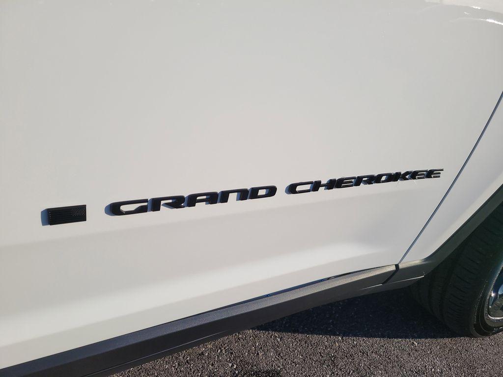 new 2025 Jeep Grand Cherokee car, priced at $41,569