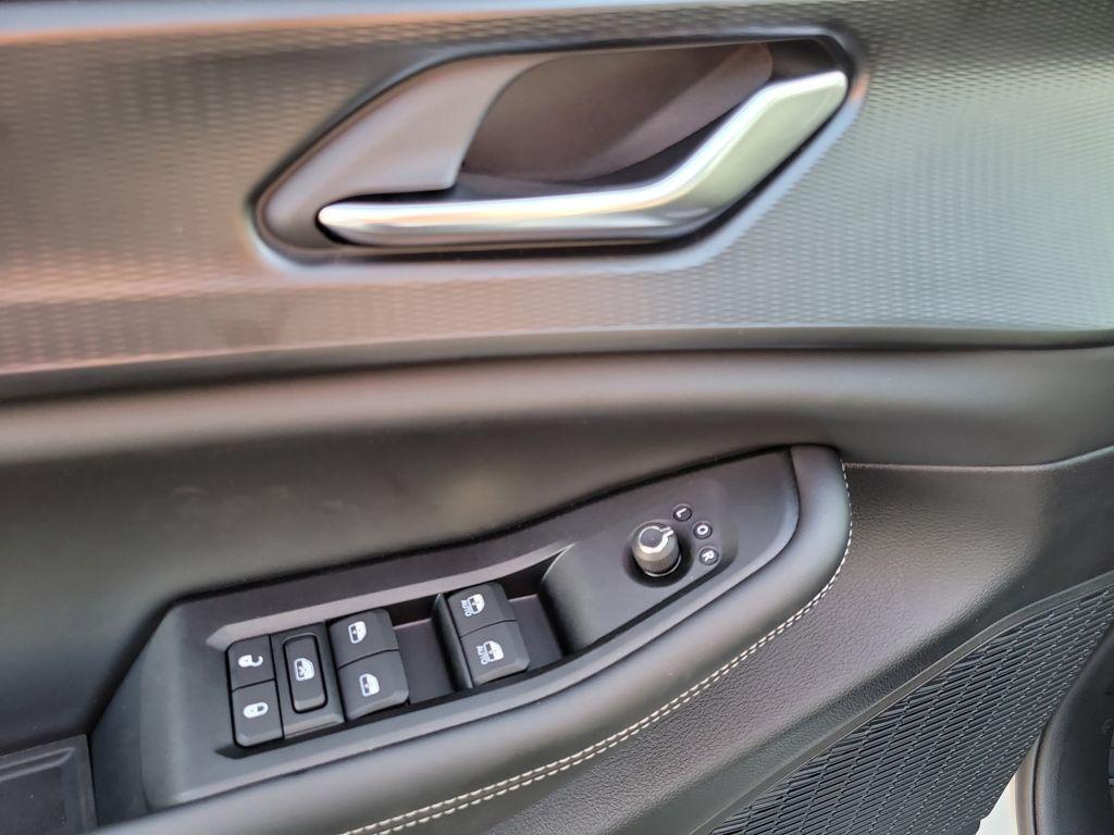 new 2025 Jeep Grand Cherokee car, priced at $41,569