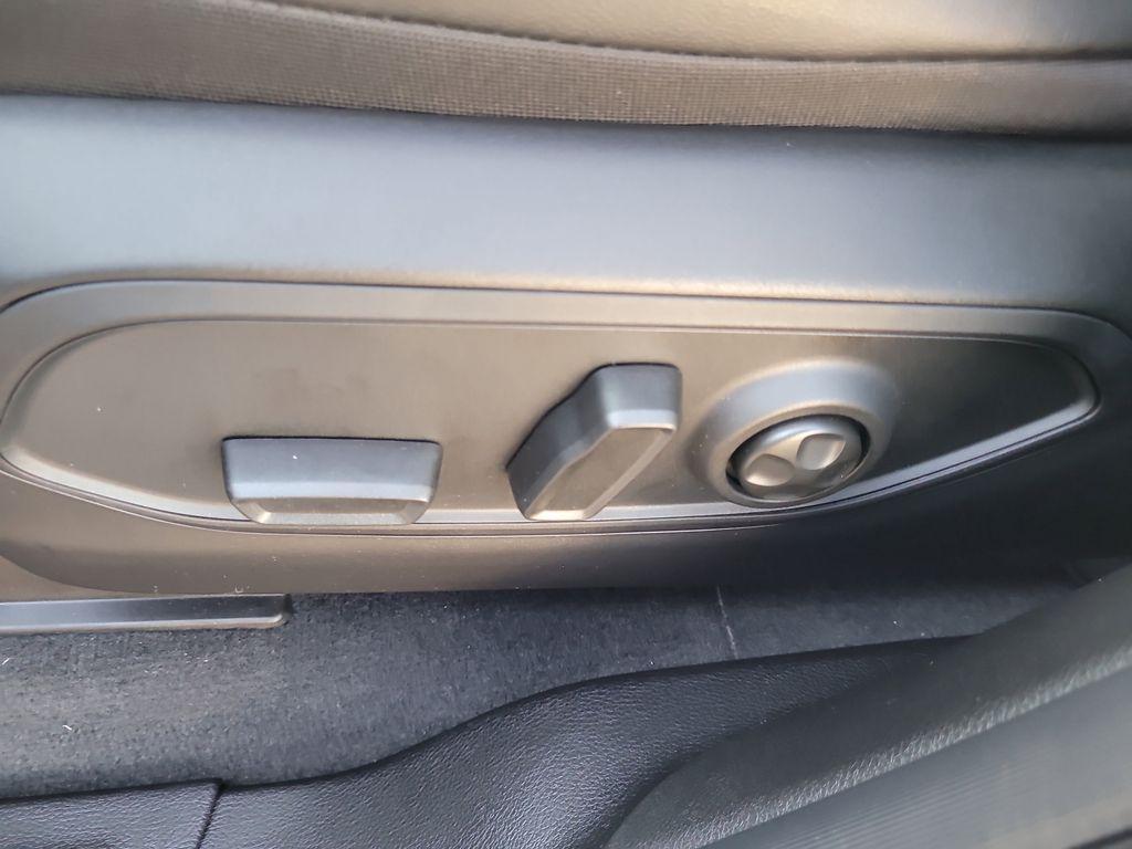 new 2025 Jeep Grand Cherokee car, priced at $41,569