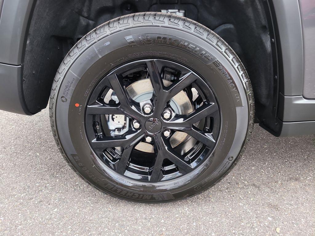 new 2025 Jeep Grand Cherokee car, priced at $42,298