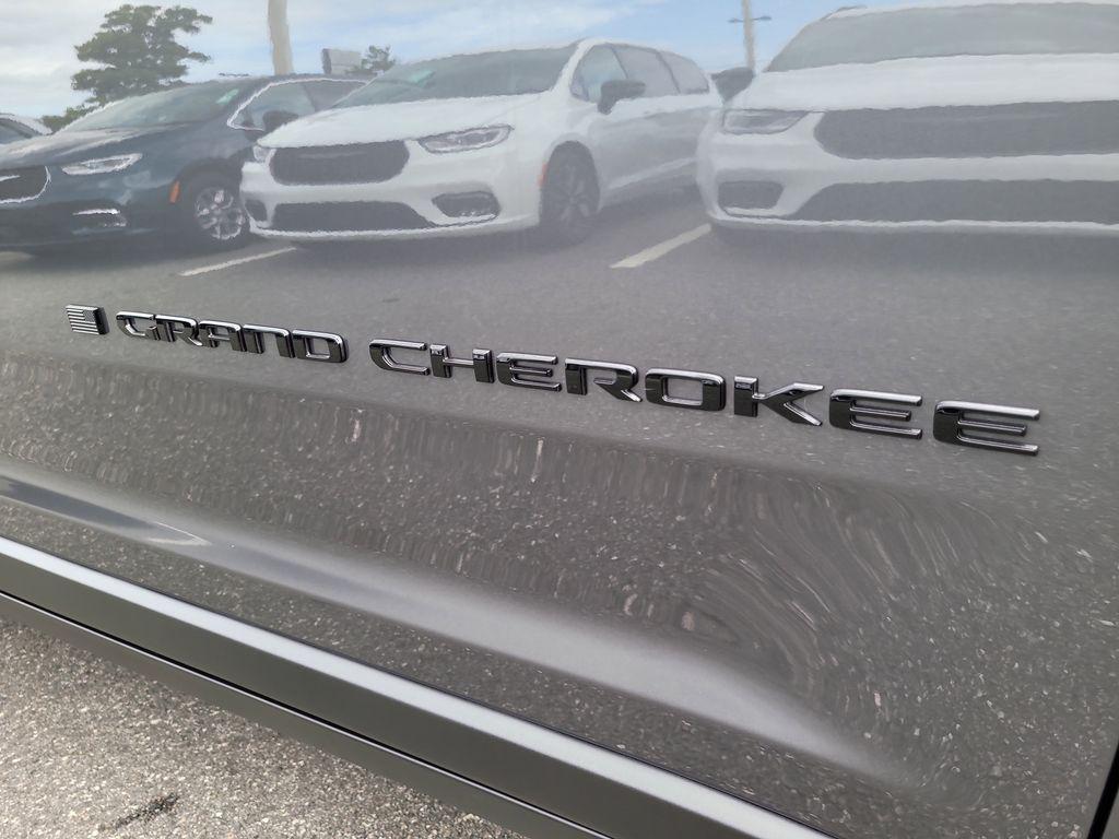 new 2025 Jeep Grand Cherokee car, priced at $42,298