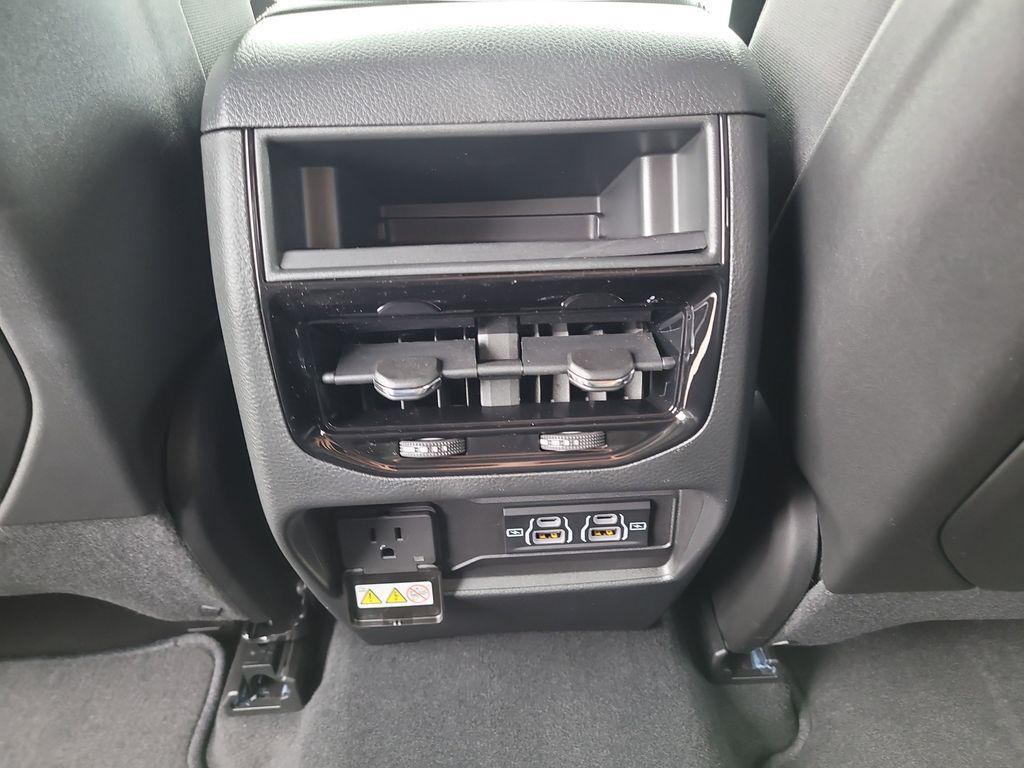 new 2025 Jeep Grand Cherokee car, priced at $42,298