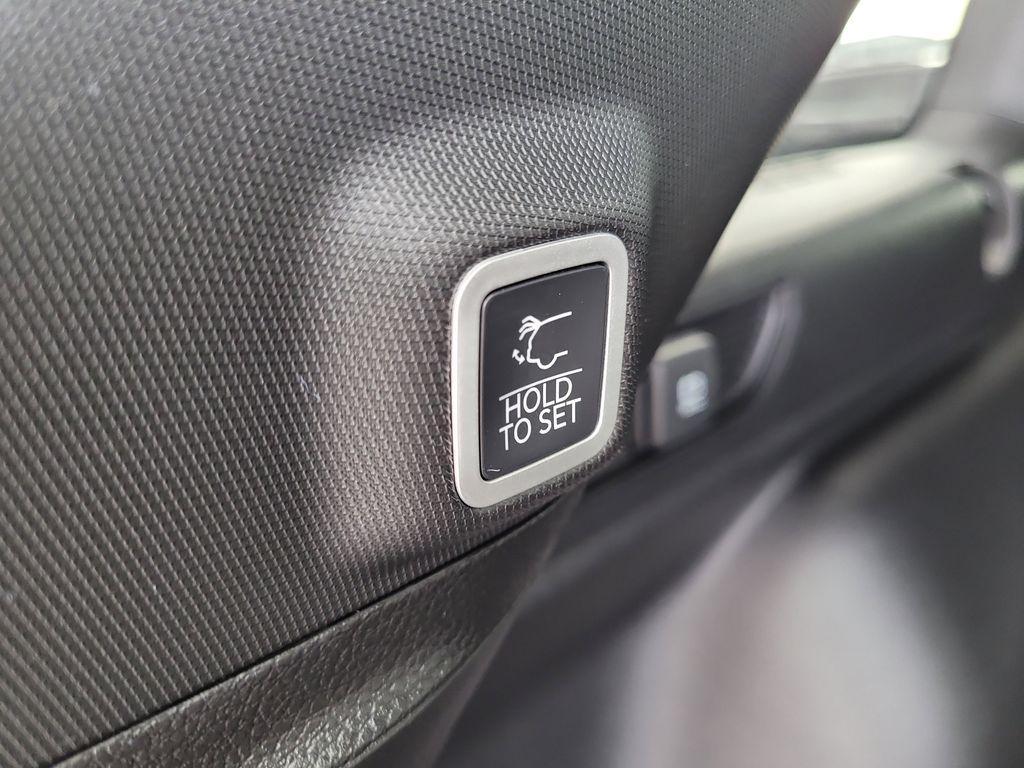 new 2025 Jeep Grand Cherokee car, priced at $42,298