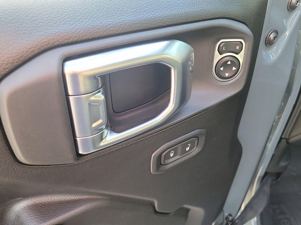 new 2026 Jeep Wrangler car, priced at $43,358