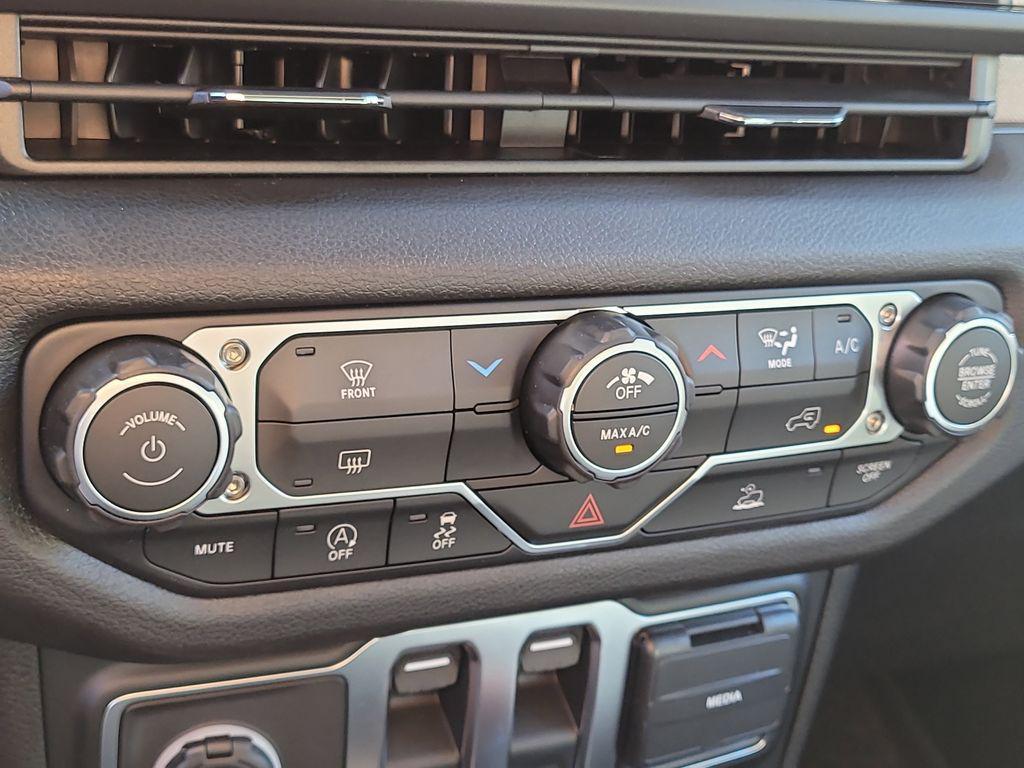 new 2026 Jeep Wrangler car, priced at $43,358