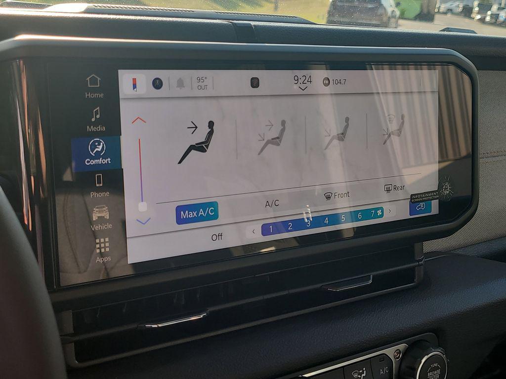 new 2026 Jeep Wrangler car, priced at $43,358