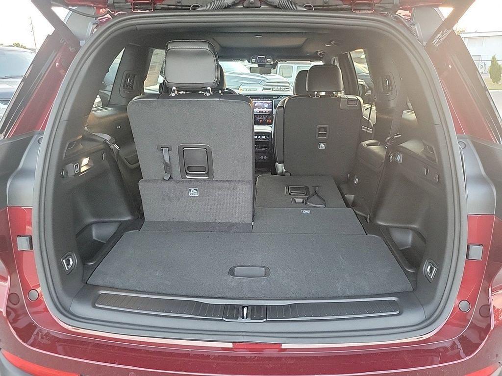 new 2025 Jeep Grand Cherokee L car, priced at $39,877