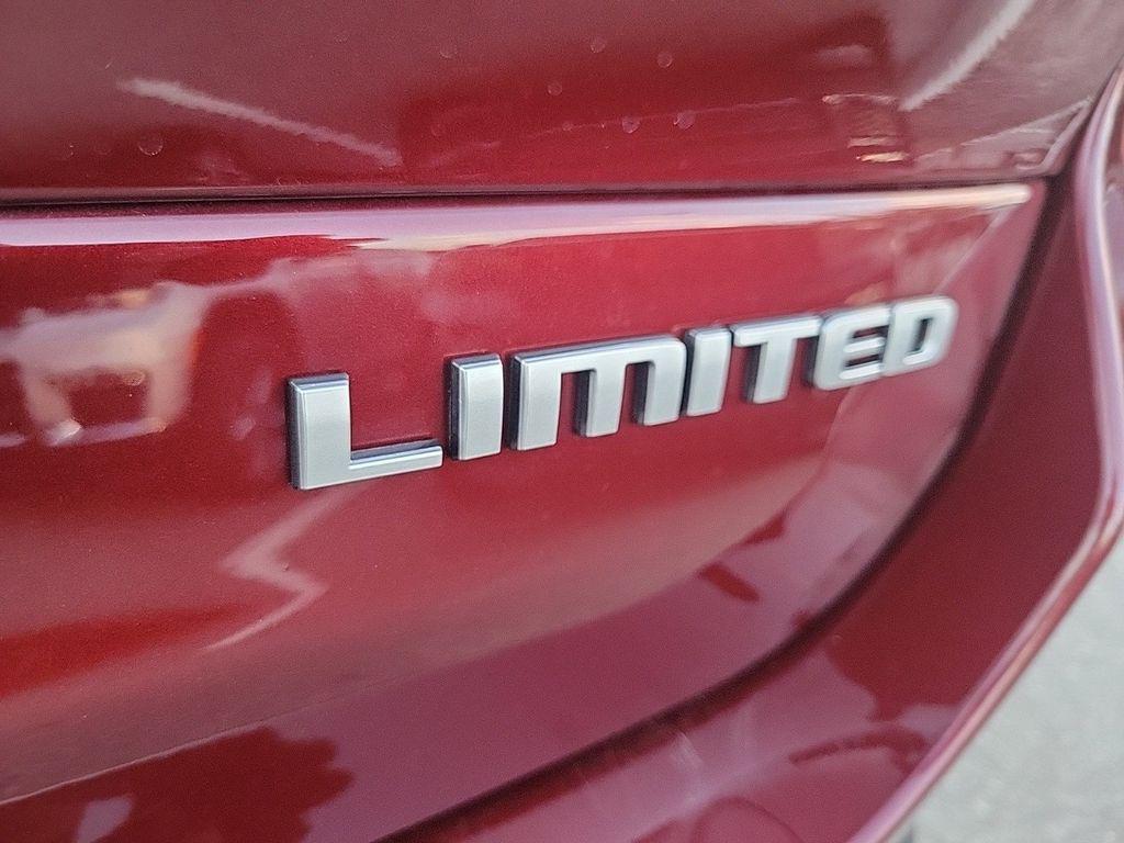 new 2025 Jeep Grand Cherokee L car, priced at $39,877