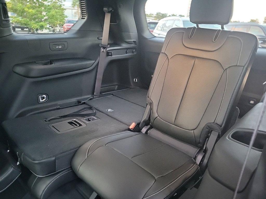 new 2025 Jeep Grand Cherokee L car, priced at $39,877