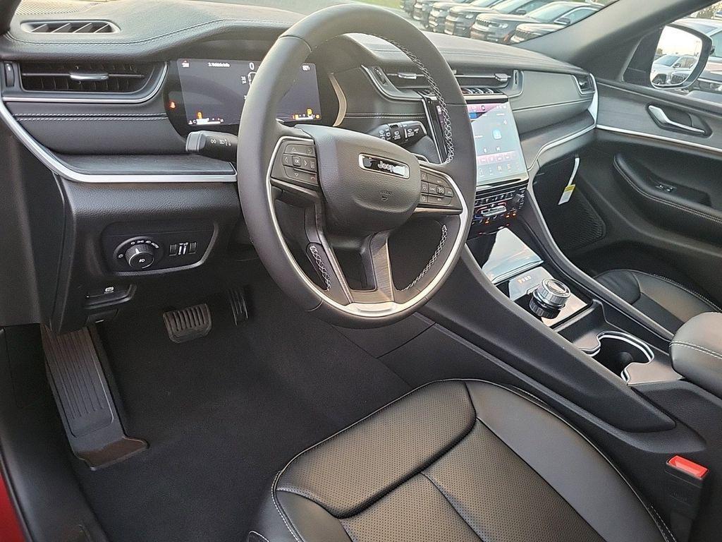 new 2025 Jeep Grand Cherokee L car, priced at $39,877