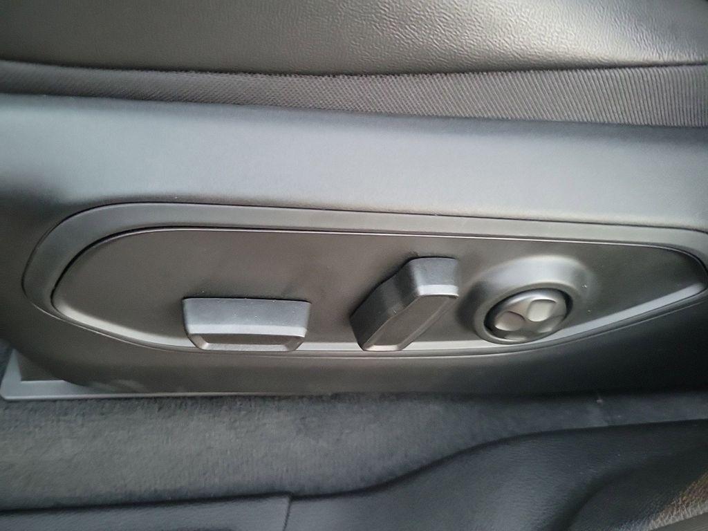 new 2025 Jeep Grand Cherokee L car, priced at $39,877