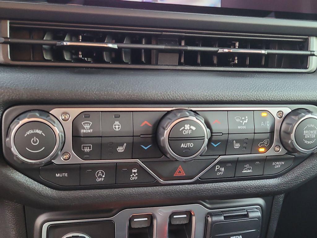 new 2026 Jeep Wrangler car, priced at $44,598