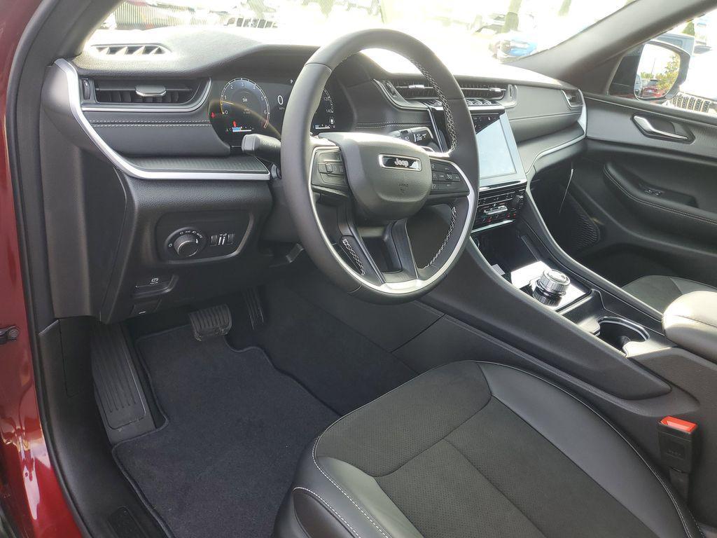 new 2025 Jeep Grand Cherokee L car, priced at $37,703