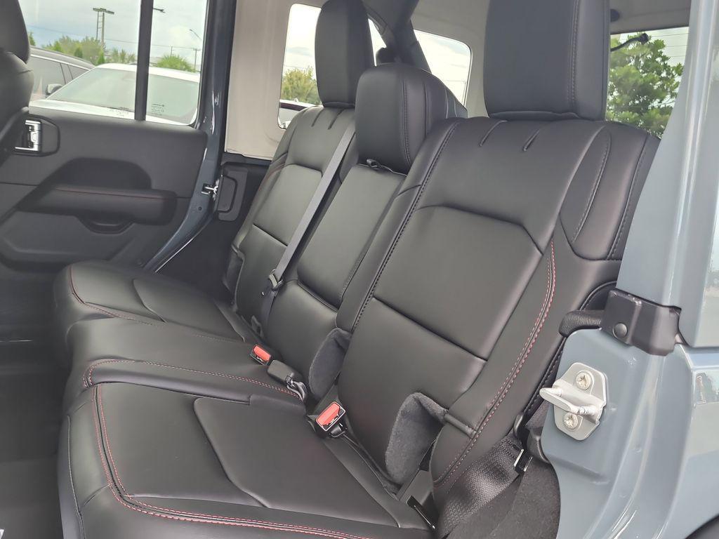 new 2025 Jeep Wrangler car, priced at $62,098